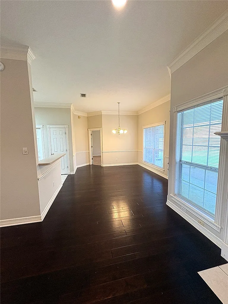 4 bed, 2.5 bath, 1805 sqft, $2,075 — Photo 4