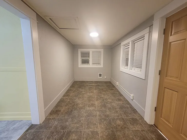 845 W 26th Ave — Photo 16