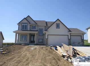 1075 Cedar Cir, Springfield, NE 68059