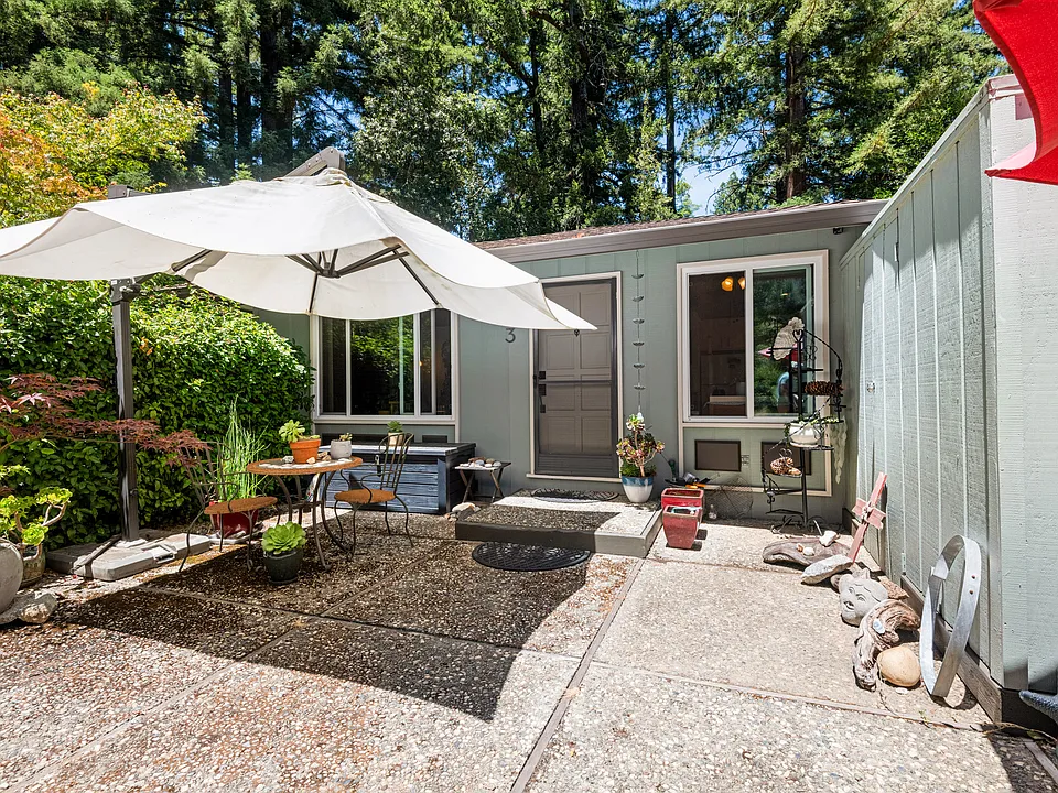 104 Lake Dr #3