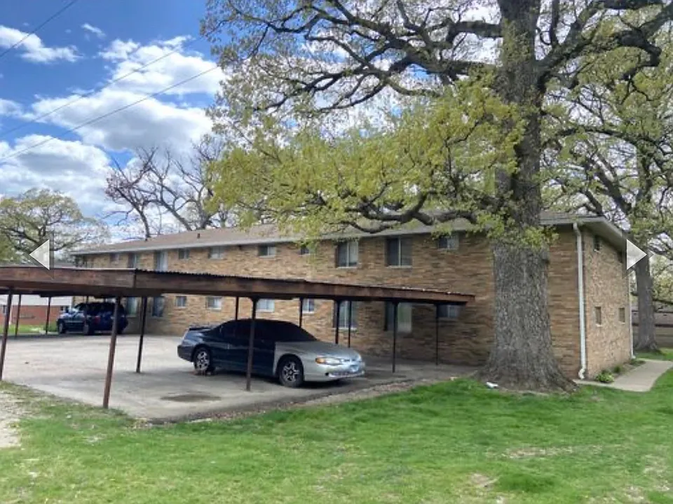 239 E Oak Cliff Court