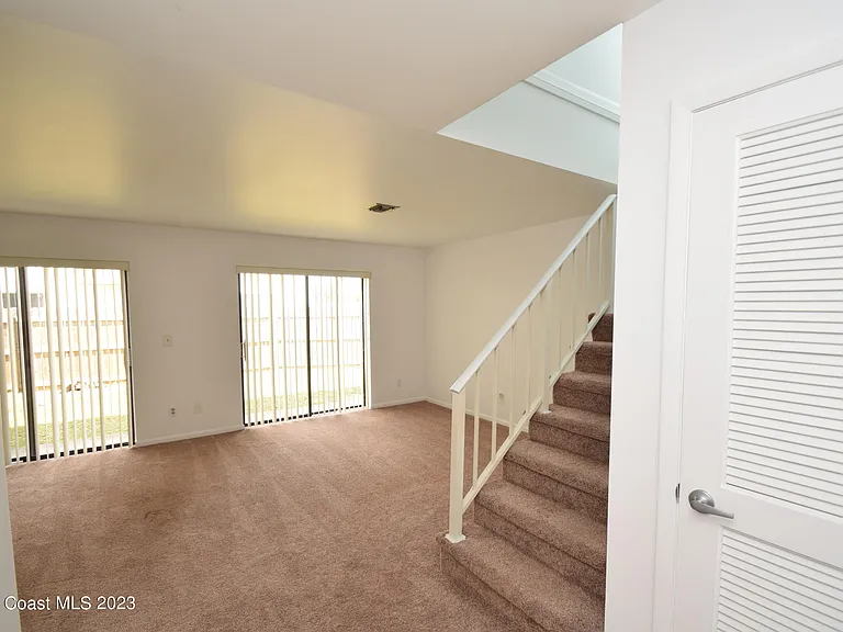 658 Atlantic Dr — Photo 32