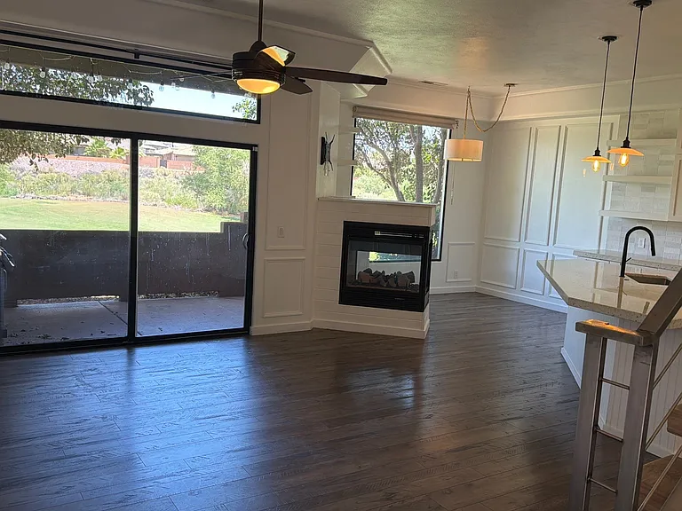 340 N Country Ln #24 — Photo 2