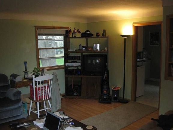 3rd image of 2666 Matilda St