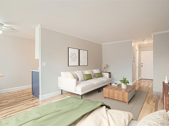 3rd image of 969 S Pearl Street #204