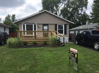 1518 Woodridge Dr, Round Lake Beach, IL 60073