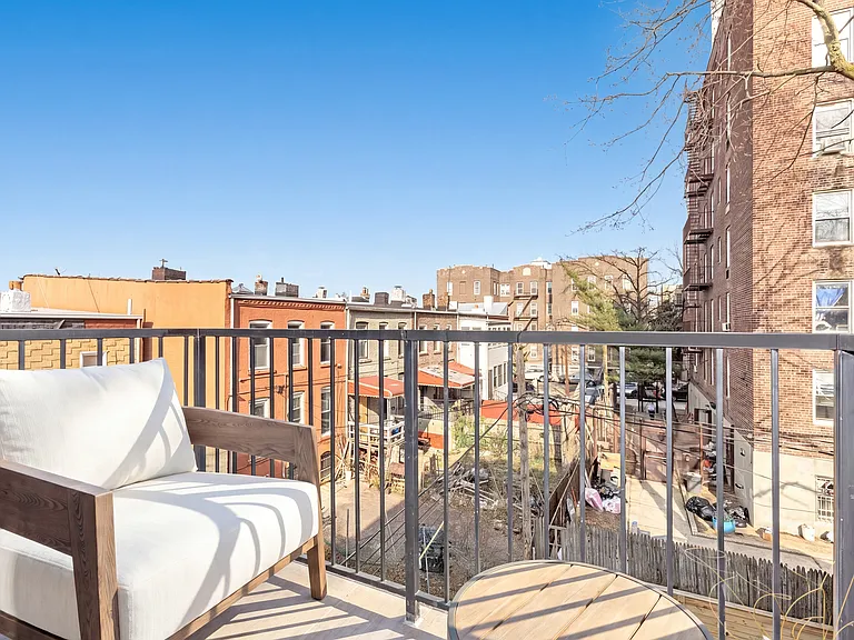 239 E 28th St #3C — Photo 3