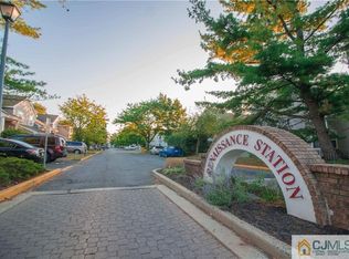 105 Fulton Ct #39, New Brunswick, NJ 08901
