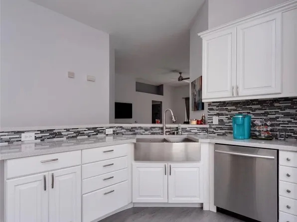 14272 NW 18th Ct, Pembroke Pines, FL 33028