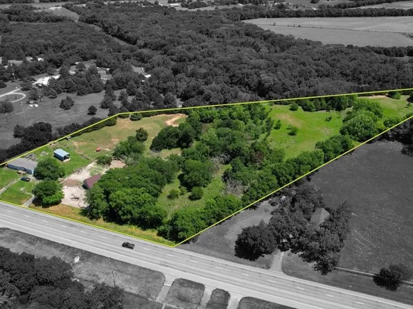 10207 S State Highway 121, Trenton, TX 75490