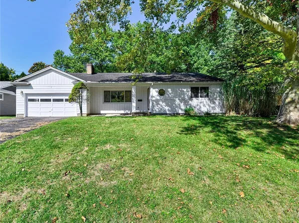 1867 Thornhill Dr, Akron, OH 44313