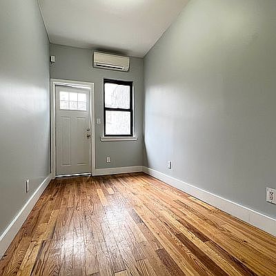 4th image of 395 Sumpter St #1