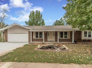 542 Stoddards Mill Dr, Ballwin, MO
