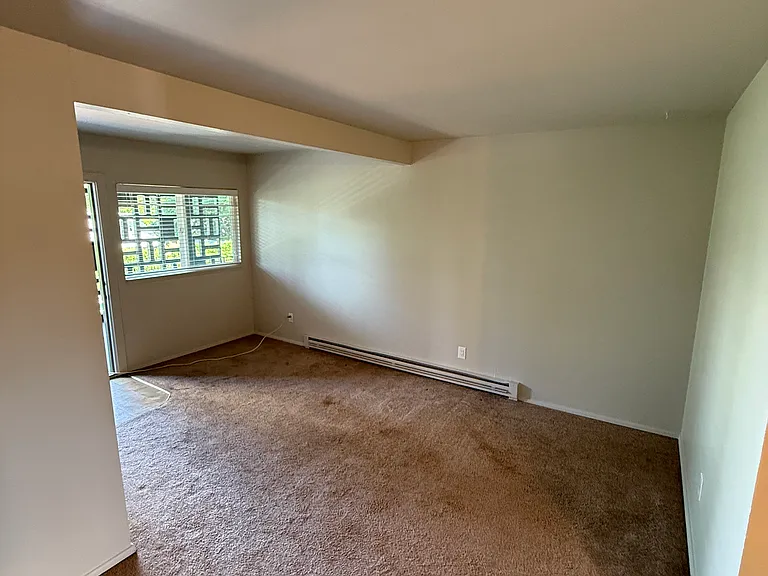 Hall Court Apartments — Photo 13