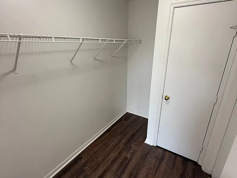 Rising Sun Apartments — Photo 21