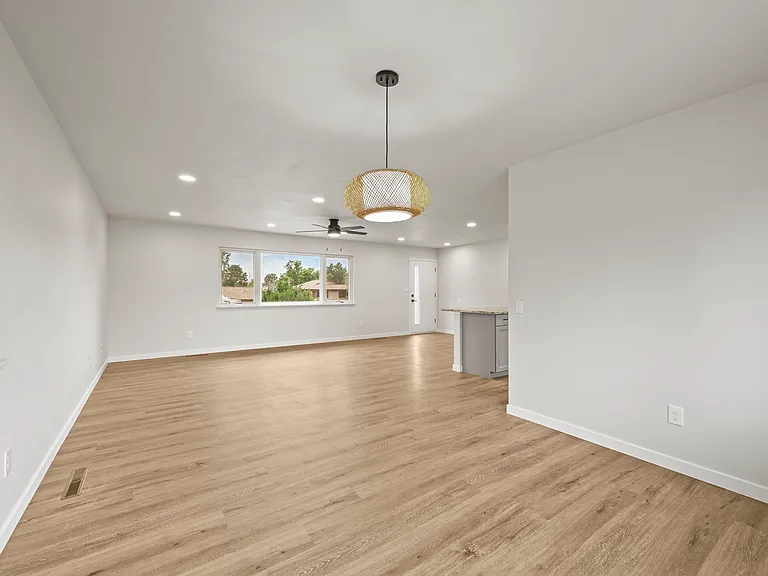 3018 Roche Dr N — Photo 4