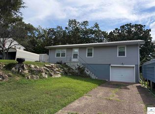 918 Woodlawn Dr, Warsaw, MO 65355