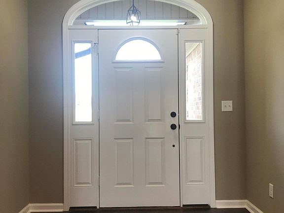 3rd image of 330 Carly Ln