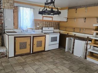 1602 S Maynard St, Benson, NC 27504