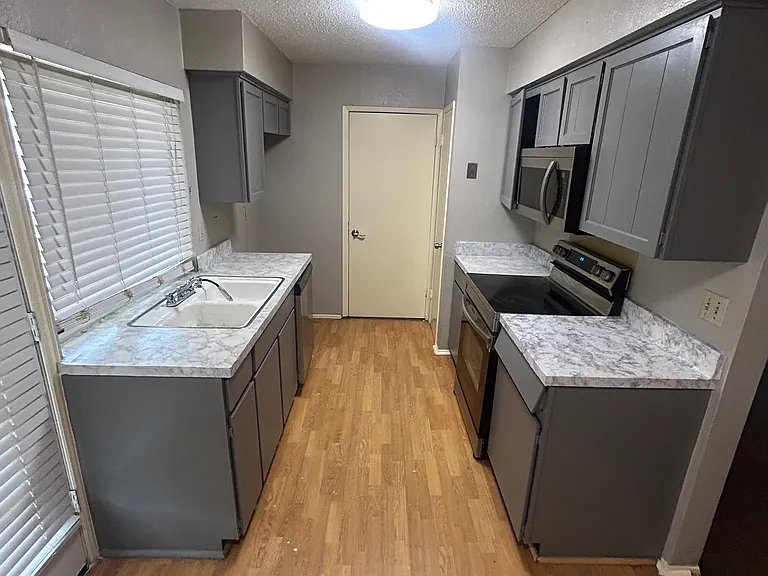 10522 Big Thicket Dr — Photo 11