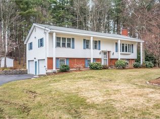 41 Devonshire Rd, Tewksbury, MA 01876