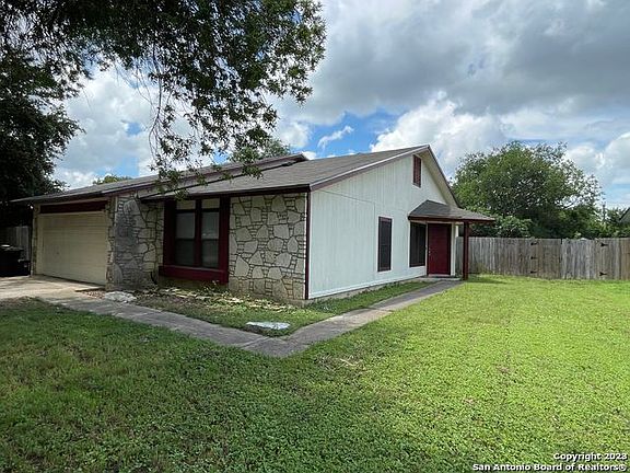 3rd image of 731 Saddlebrook Dr