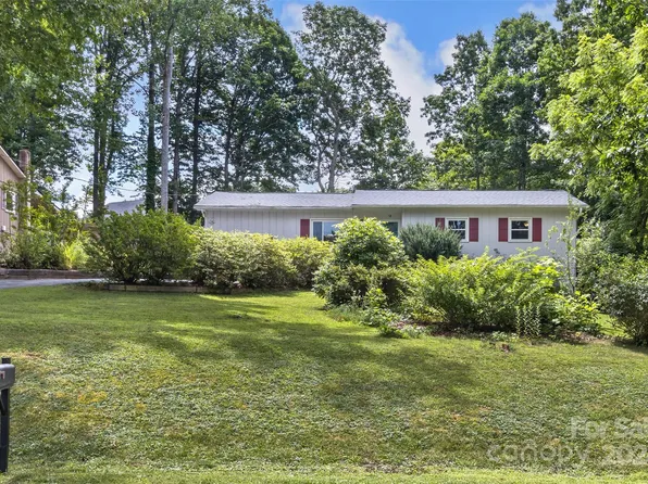 18 Azalea Rd, Arden, NC 28704