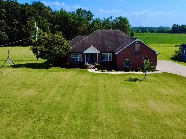 419 W Hester Rd, Cottontown, TN 37048