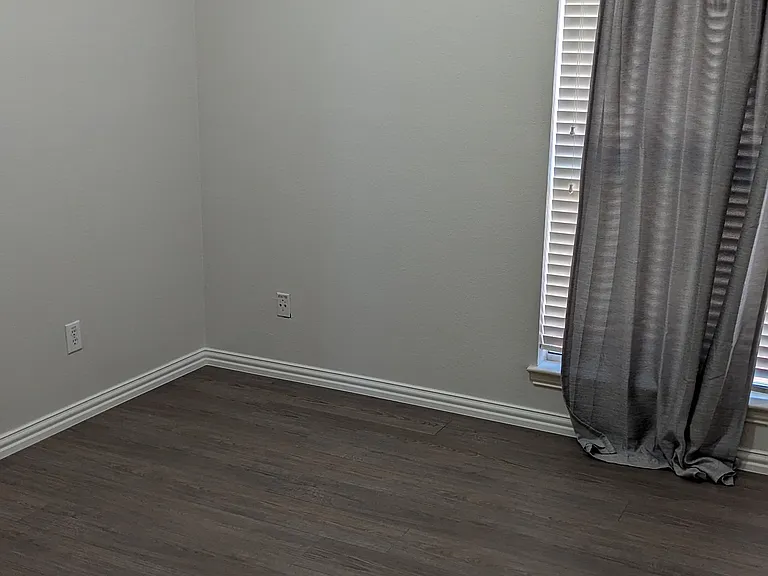 4th bedroom (or office)