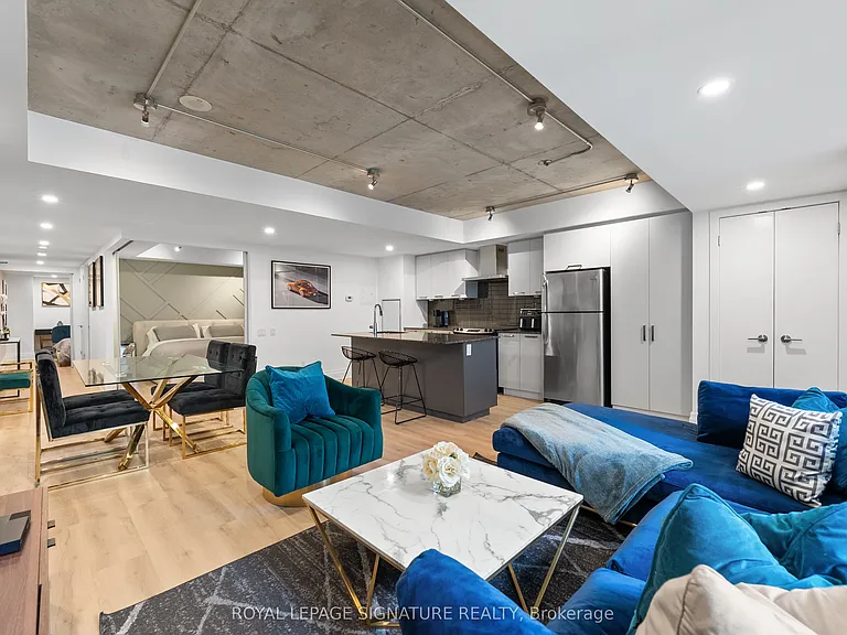95 Bathurst St #109 — Photo 7