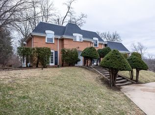 16370 Coventry Ln, Dubuque, IA 52001