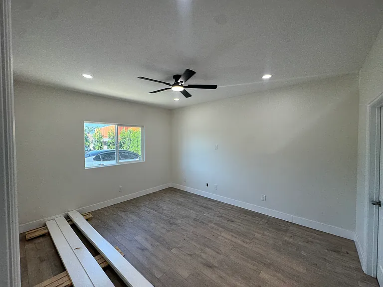 9357 Elm Ave #6 — Photo 4