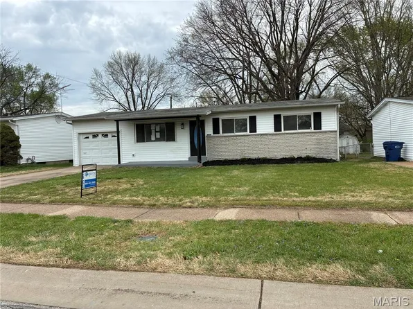 1065 Keeven Ln, Florissant, MO 63031