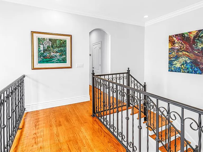 1133 Abbeys Way — Photo 34