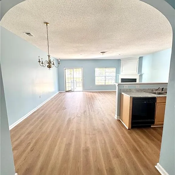 3871 Pleasant Oaks Dr — Photo 9
