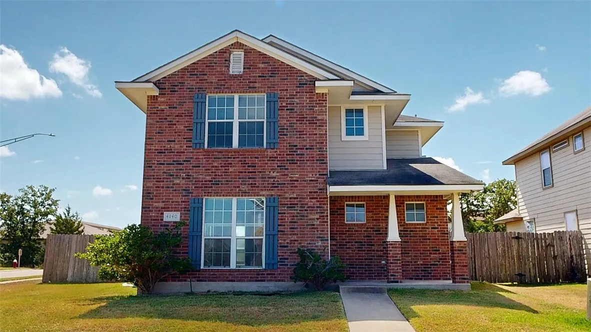 4 bed, 4.5 bath, 1634 sqft, $1,900 — Photo 1
