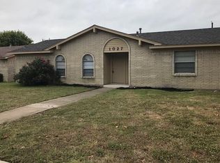 1027 Chappell Dr, Mesquite, TX 75149