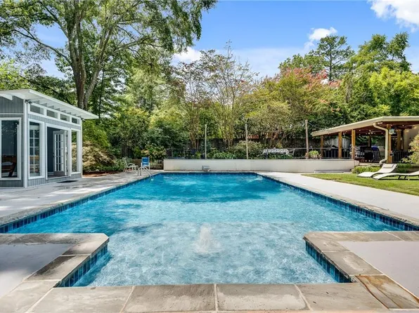 2821 Laurel Ridge Dr, Decatur, GA 30033