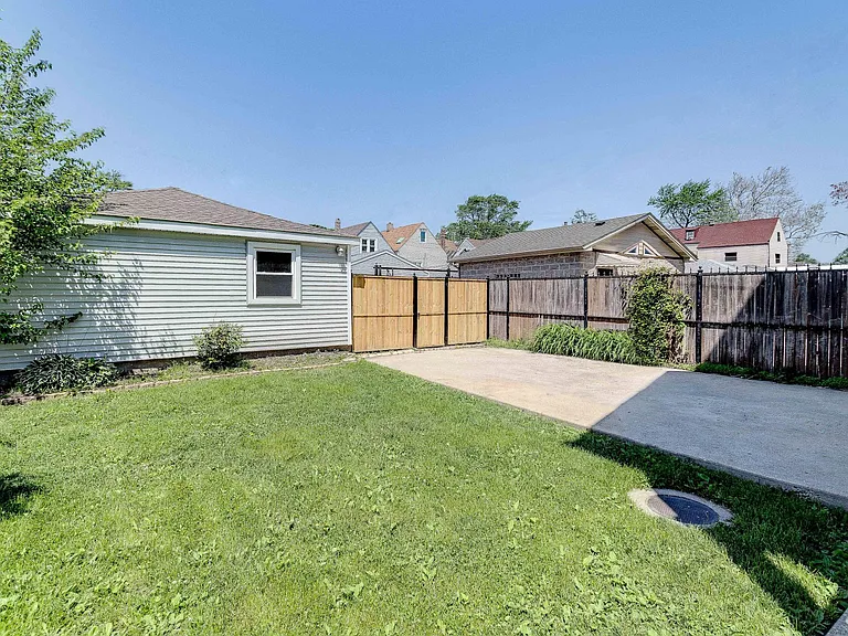 2634 N Lawndale Ave #3 — Photo 10