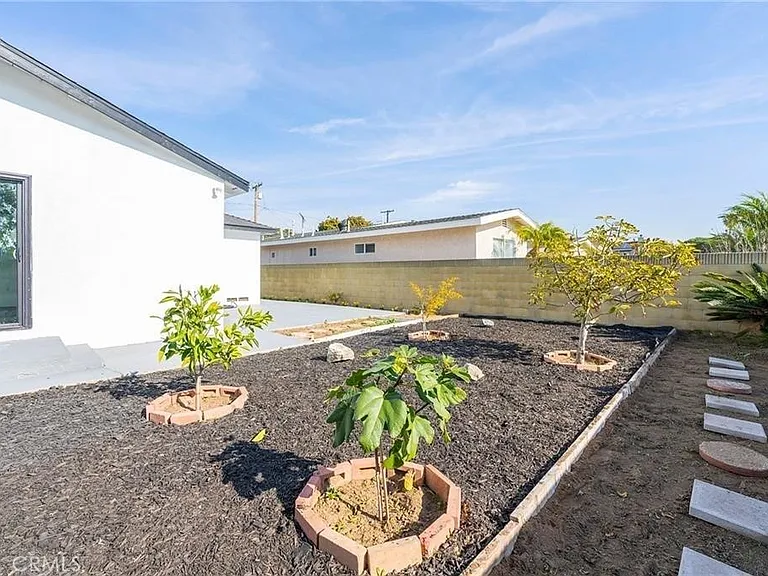 5130 Carmelynn St — Photo 39