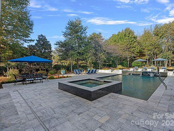 5th image of 268 Milford Cir