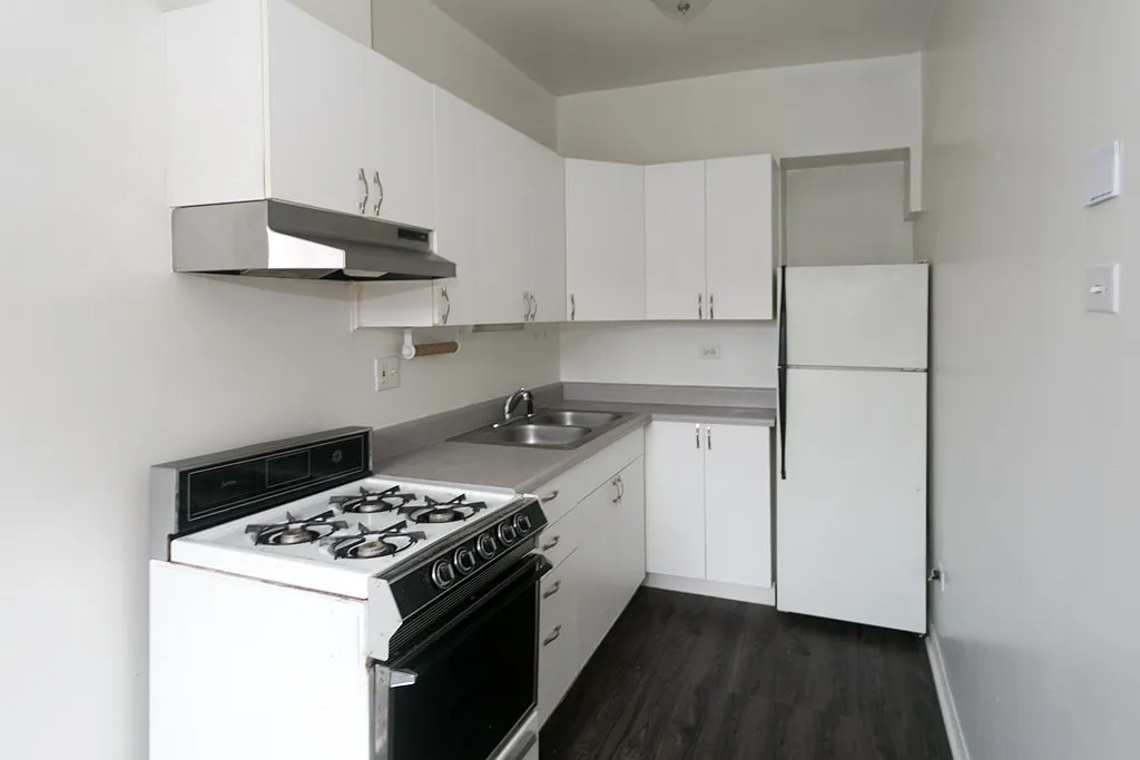 Studio, 400 sqft, $1,297 — Photo 2