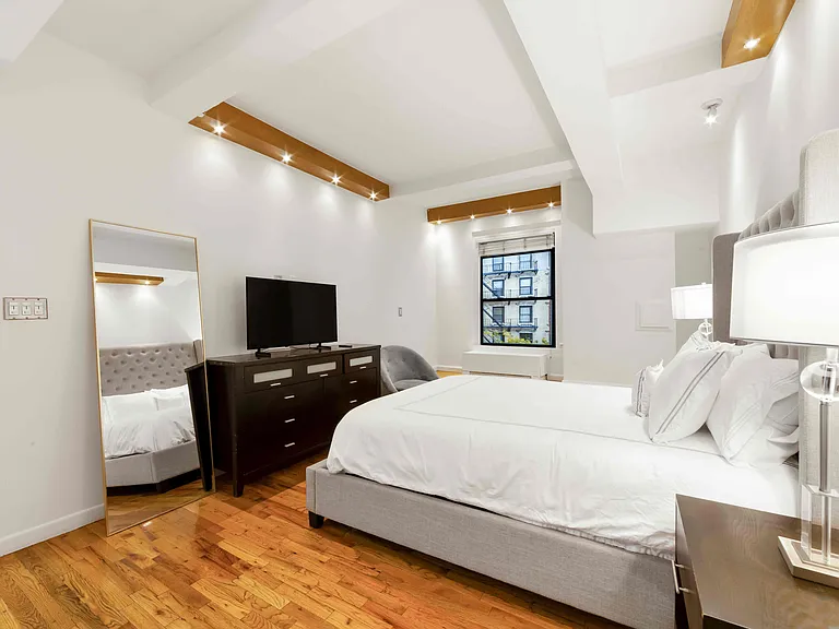 145 W 58th St #2K — Photo 6