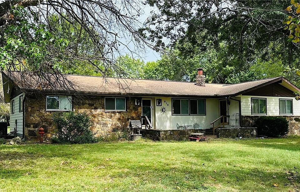 610 10th St, Mc Cune, KS 66753 Zillow