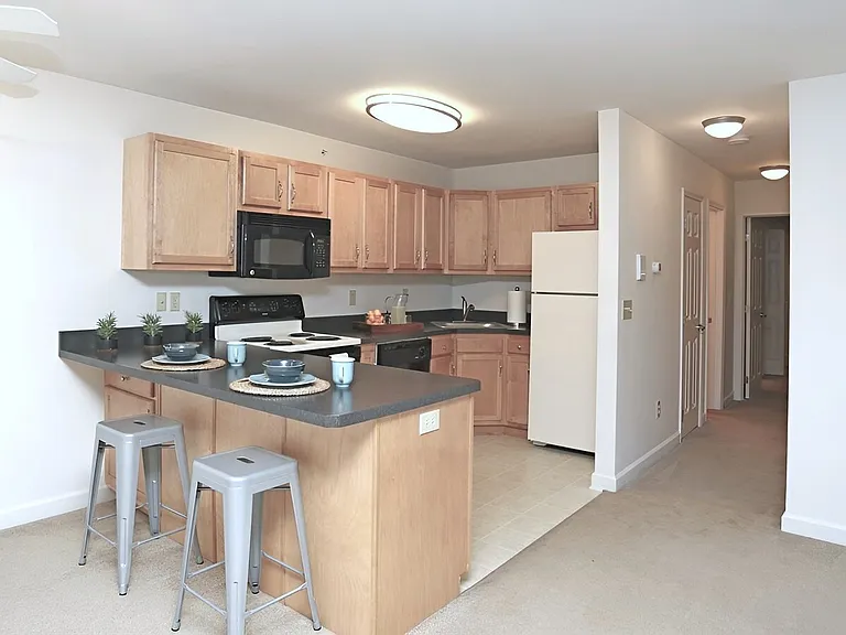 Crescent Village — Photo 9