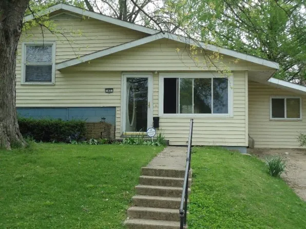 63 S State St, Danville, IL 61832