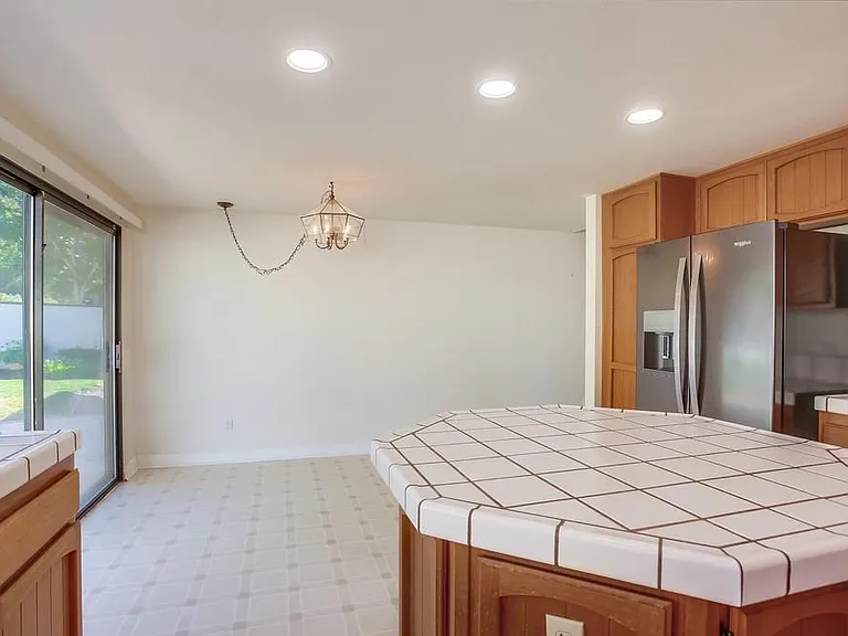 18397 Camberwell Ln — Photo 23