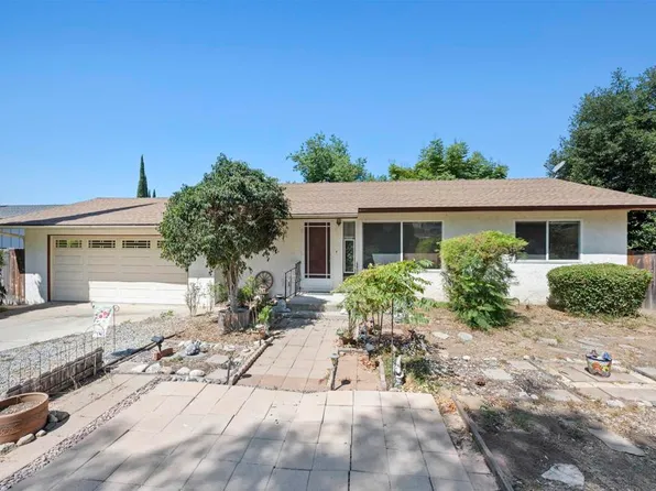 123 Wagon Trl, Fallbrook, CA 92028