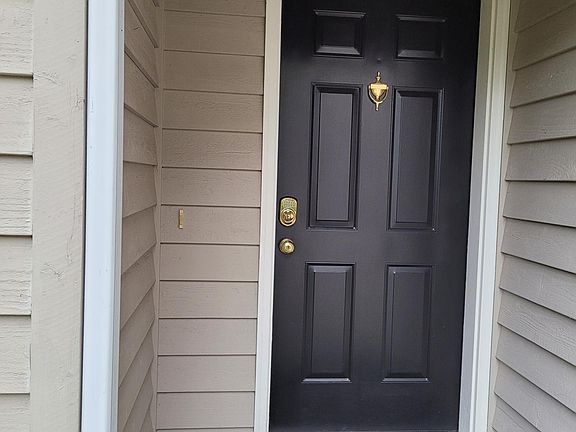 2nd image of 3008 Alvarado Dr
