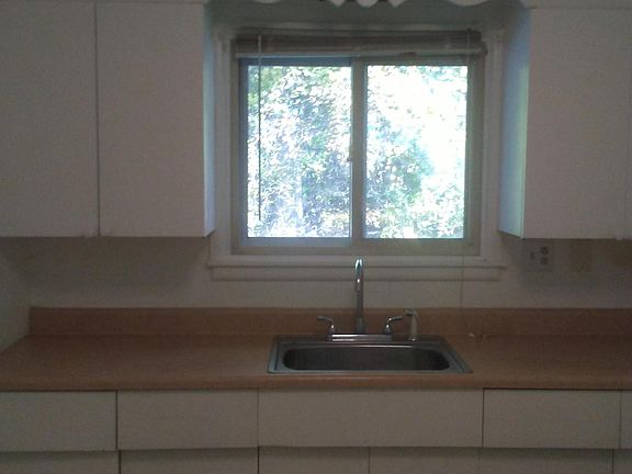 5th image of 127 Glenerie Blvd #3